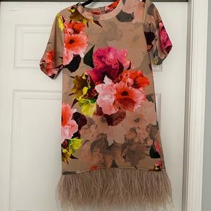 Le Superbe
Avian Dress